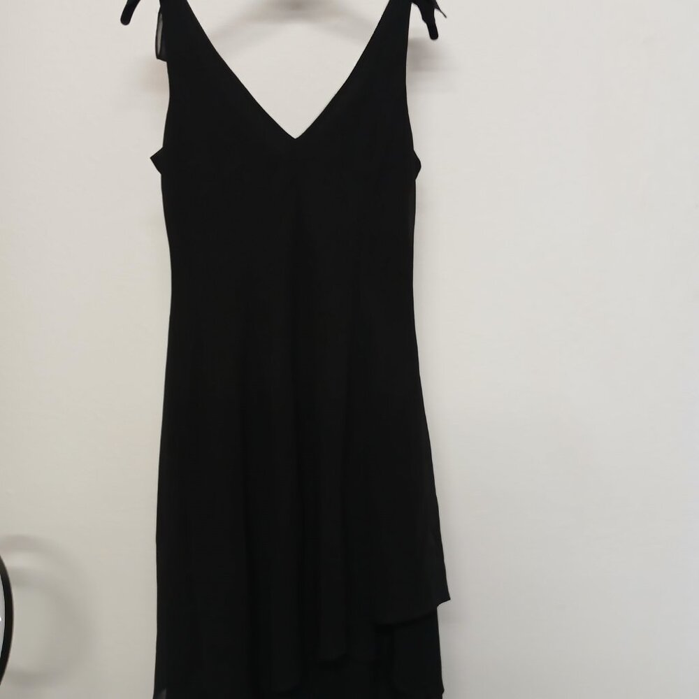 UEC Dawn Joy Chiffon Dress Black V-Neck Sleeveless Handkerchief Hem Size 12 - Picture 3 of 13